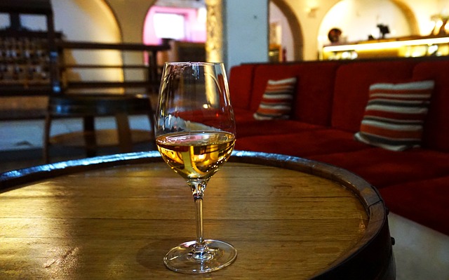 Soiul de vin Fetească Albă/Fetească Regală: asocieri culinare și idei de servire