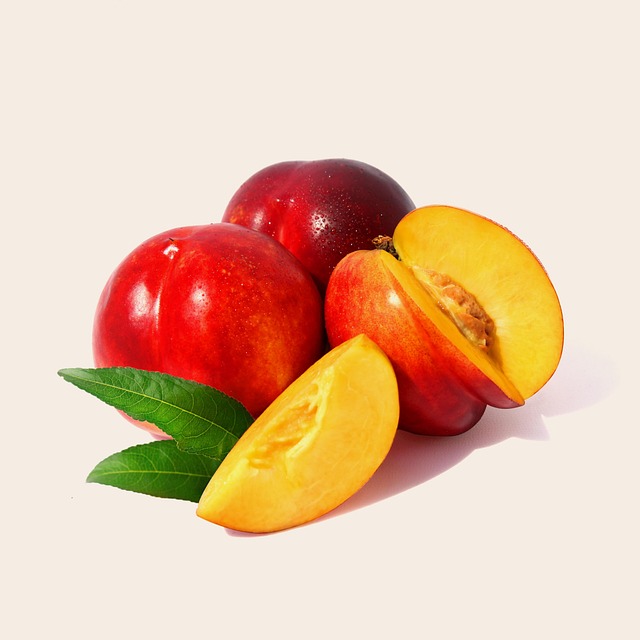 Nectarinele: fructe aromate și răcoritoare pentru sezonul cald